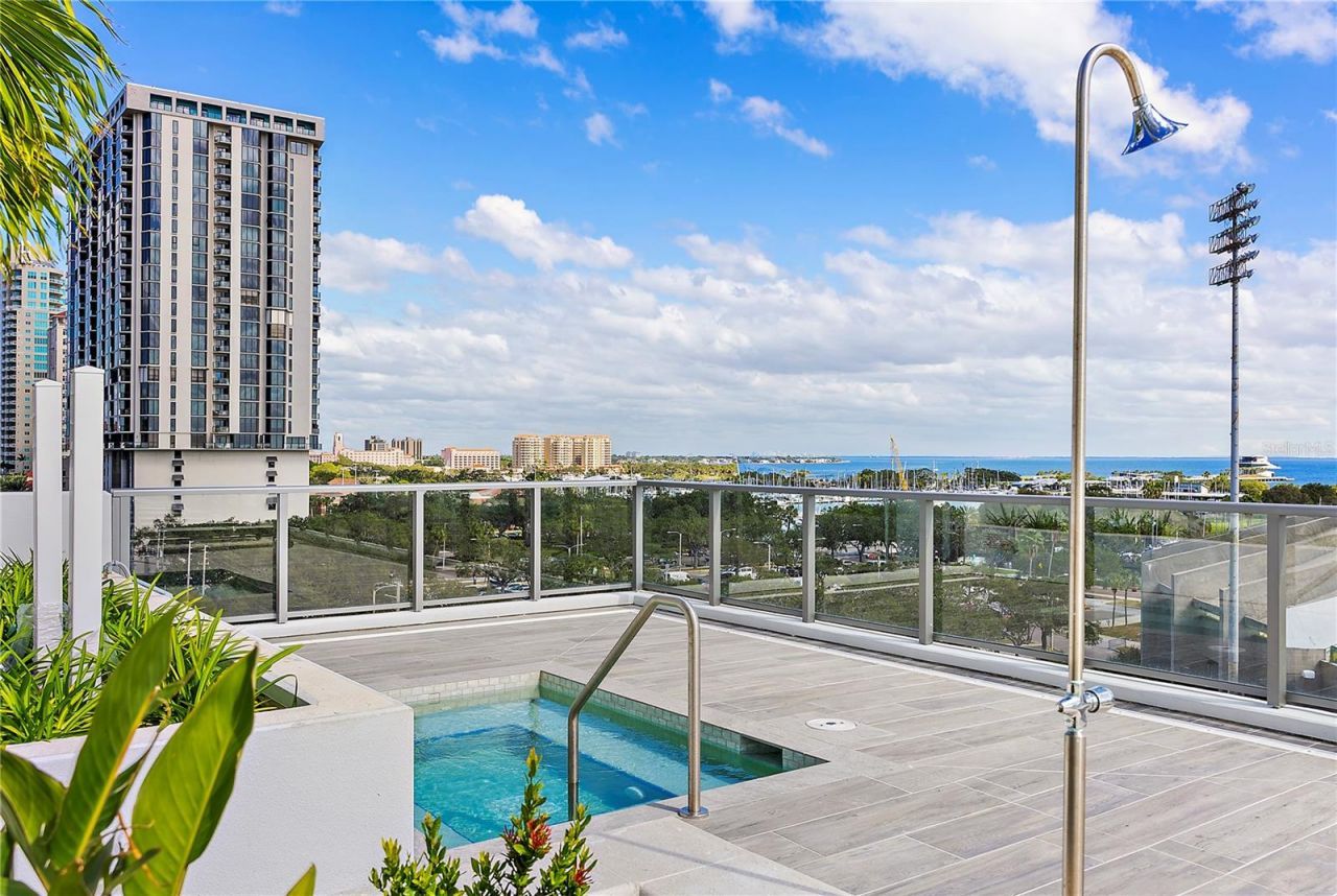 301 1st Street S, Unit 1607, Saint Petersburg, FL 33701 Photo