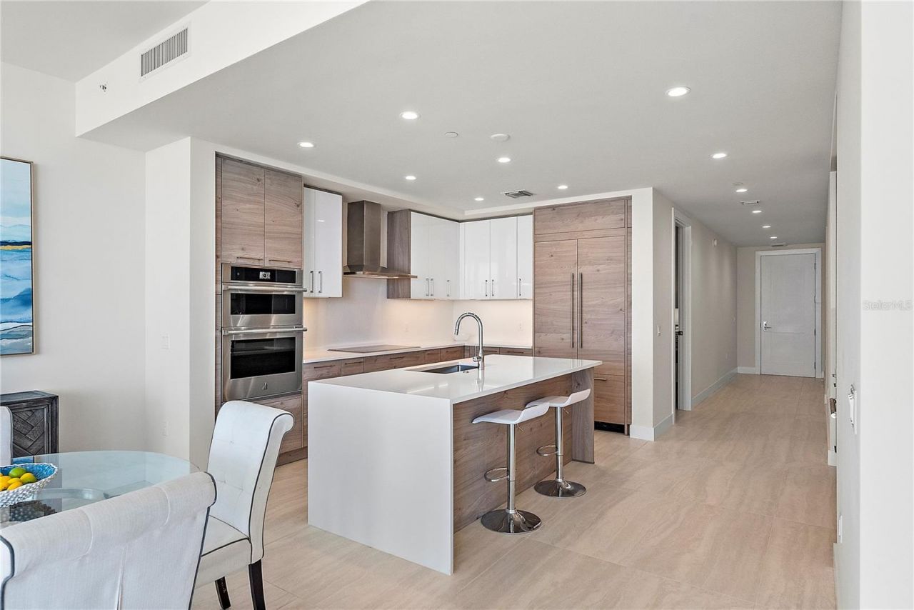 301 1st Street S, Unit 1607, Saint Petersburg, FL 33701 Photo
