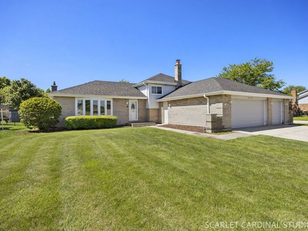 20W481 Cobb Drive , Downers Grove, IL 60516