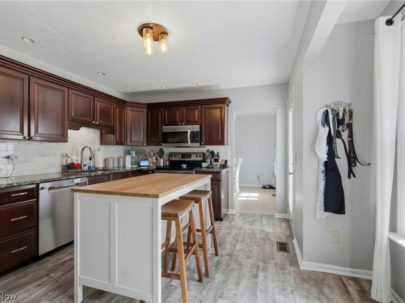 5627 Alcorn Avenue, Louisville, OH 44641 Photo 11