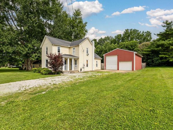 260 N Clayton Street , Centerburg, OH 43011