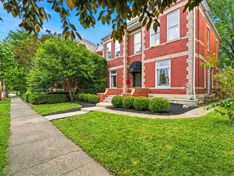 122 W 2nd Avenue, Columbus, OH 43201 Photo 2