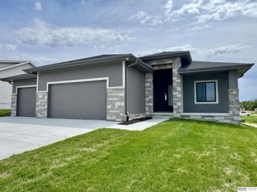 21723 Glenmore Drive, Gretna, NE 68028