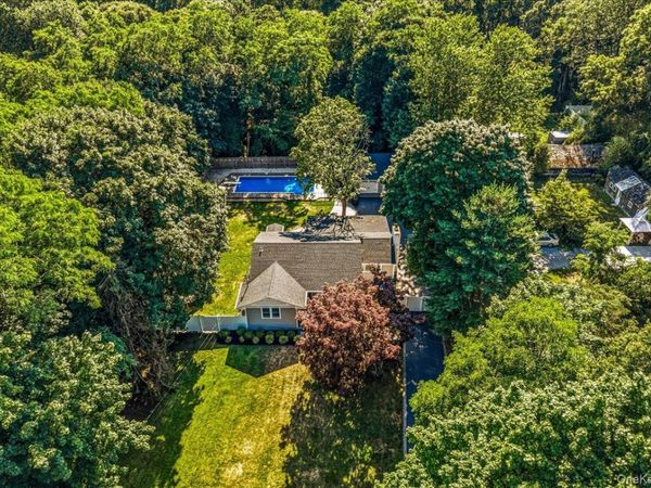 16 Old Stump Road, Brookhaven, NY 11719
