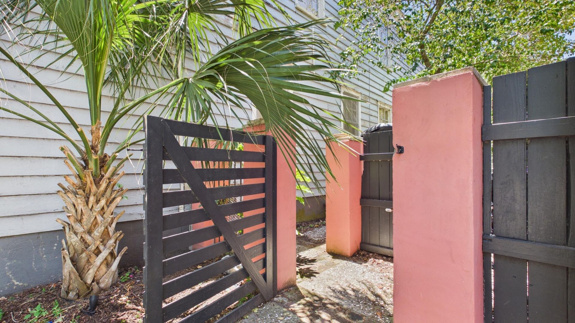 120 Alexander Street Photo 58