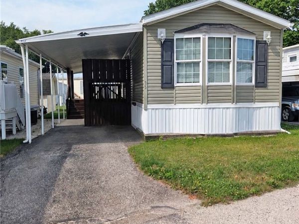 266 Bender Street NE, Unit 15, Navarre, OH 44662