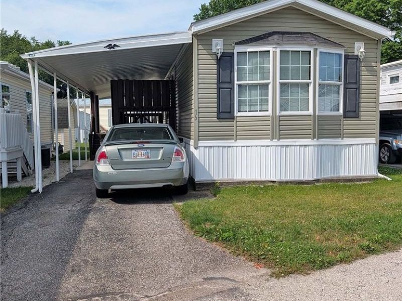 266 Bender Street NE, Unit 15, Navarre, OH 44662 Photo 2