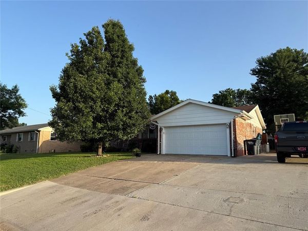 122 Sooner Drive, Stroud, OK 74079