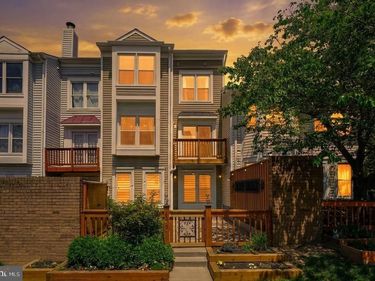 6010 SUNSET RIDGE COURT , CENTREVILLE, VA 20121