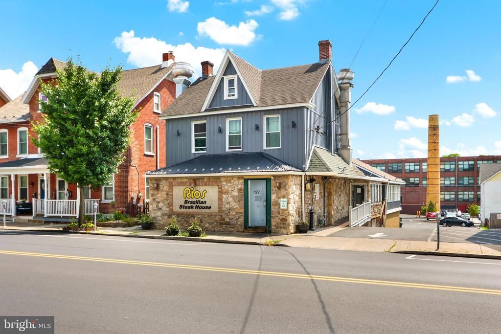 127 S BROAD STREET , NAZARETH, PA 18064