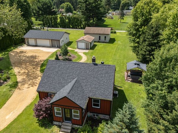 1712 Big Island Parkway , Rock Island, IL 60201