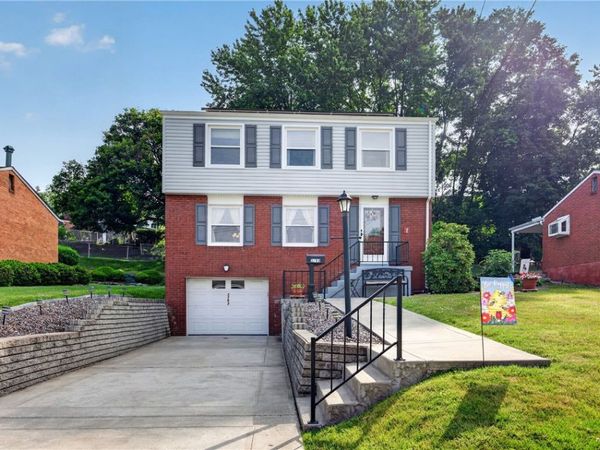 3793 Gary Dr , Pittsburgh, PA 15227