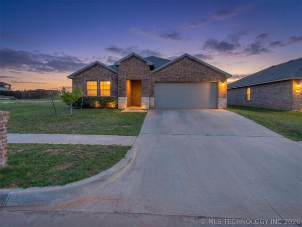 10421 NW 24th Terrace , Yukon, OK 73099
