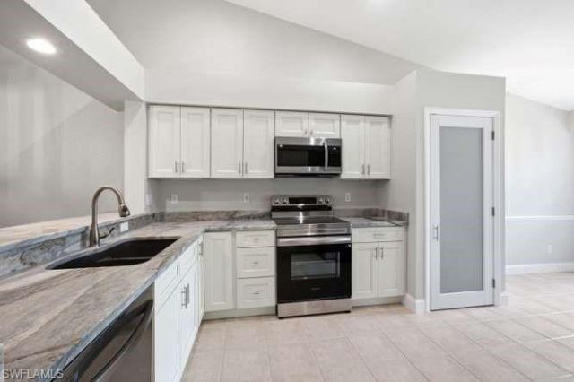 1660 Royal Cir, Unit 101, Naples, FL 34112 Photo