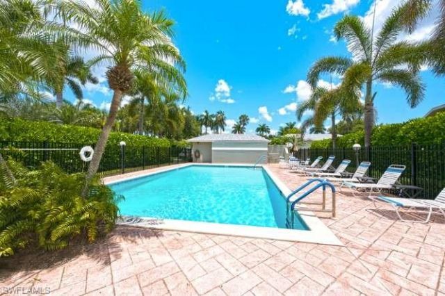 1660 Royal Cir, Unit 101, Naples, FL 34112 Photo