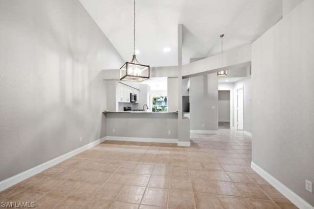 1660 Royal Cir, Unit 101, Naples, FL 34112 Photo