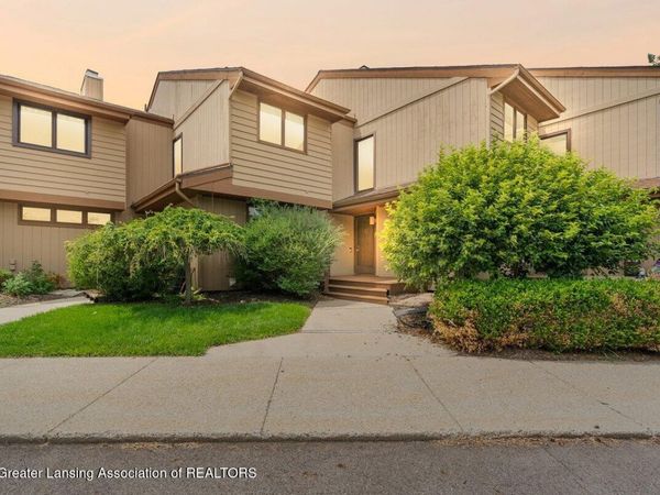 5389 Wild Oak Drive, East Lansing, MI 48823