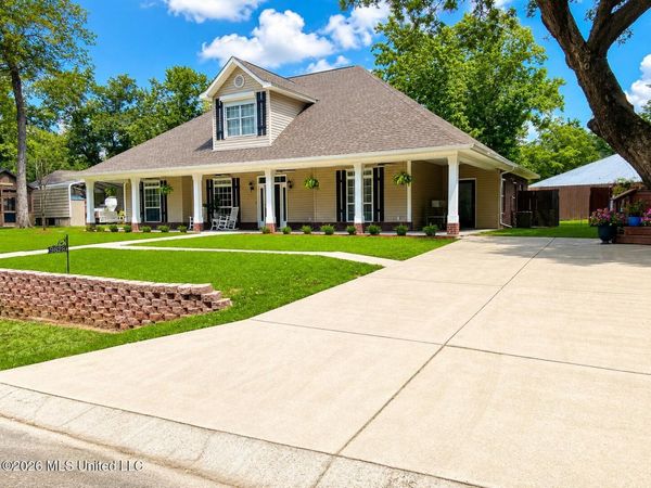 9328 Wild Oaks Drive, Ocean Springs, MS 39564