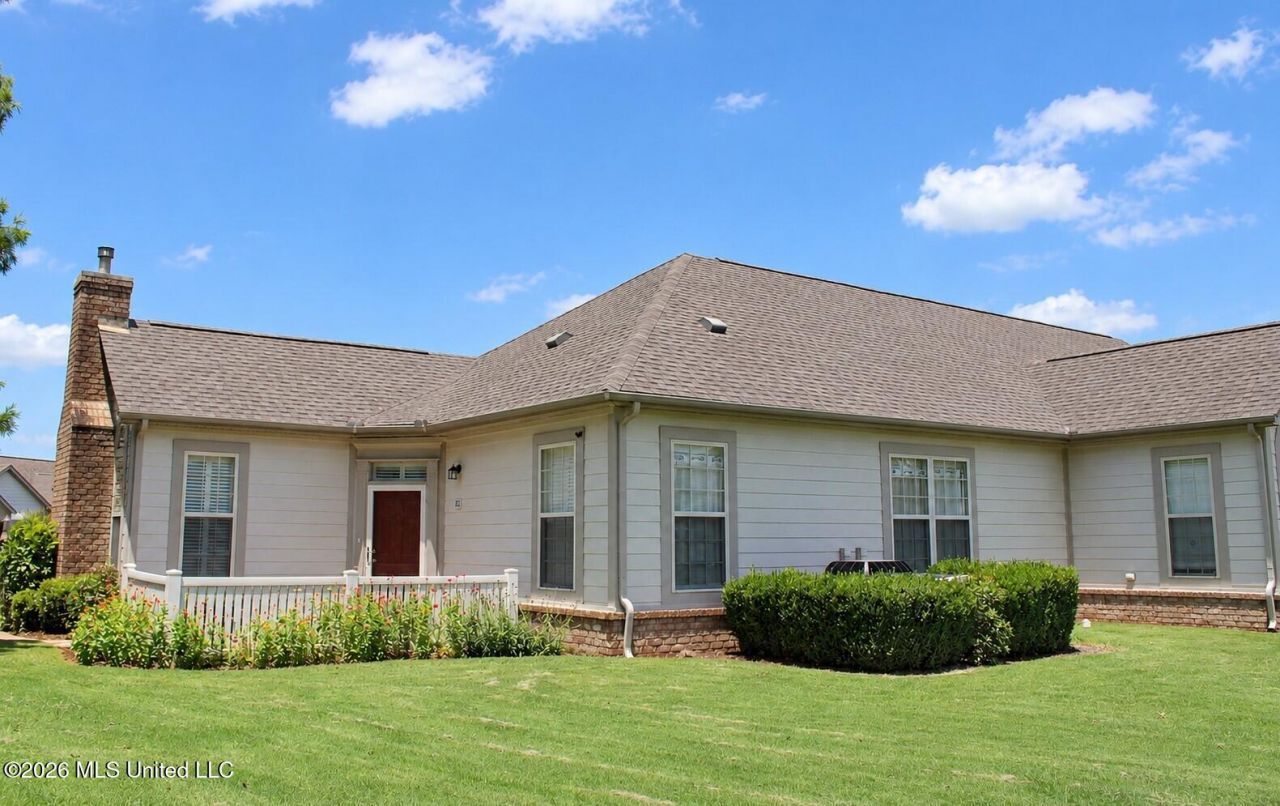 8753 Parkview Oaks Circle Olive Branch, MS 38654