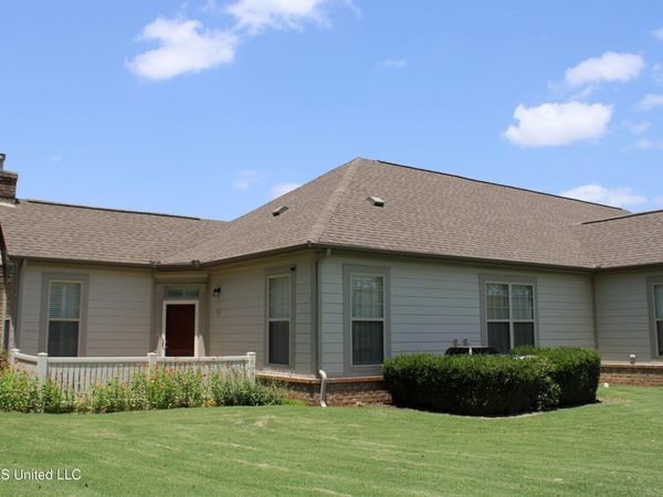 8753 Parkview Oaks Circle, Olive Branch, MS 38654
