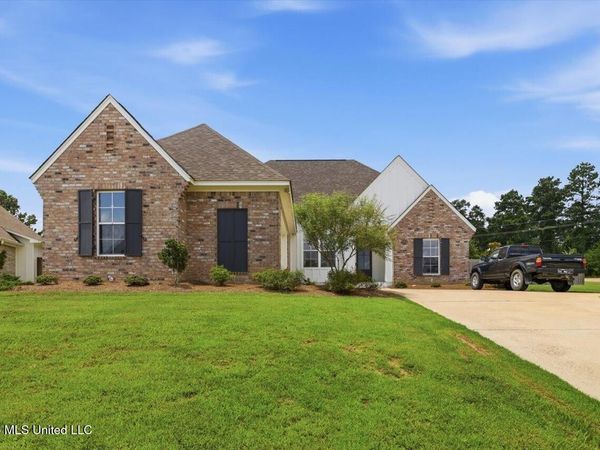 201 Herons Bay Circle, Madison, MS 39110