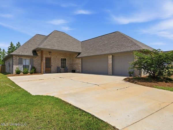 129 Richburg Court, Pearl, MS 39208
