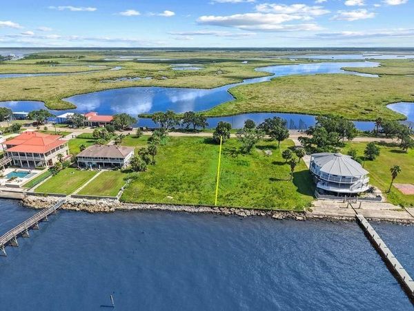 327 CARR Drive , Slidell, LA 70458