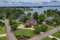 401 Lake Estate Drive photo 4