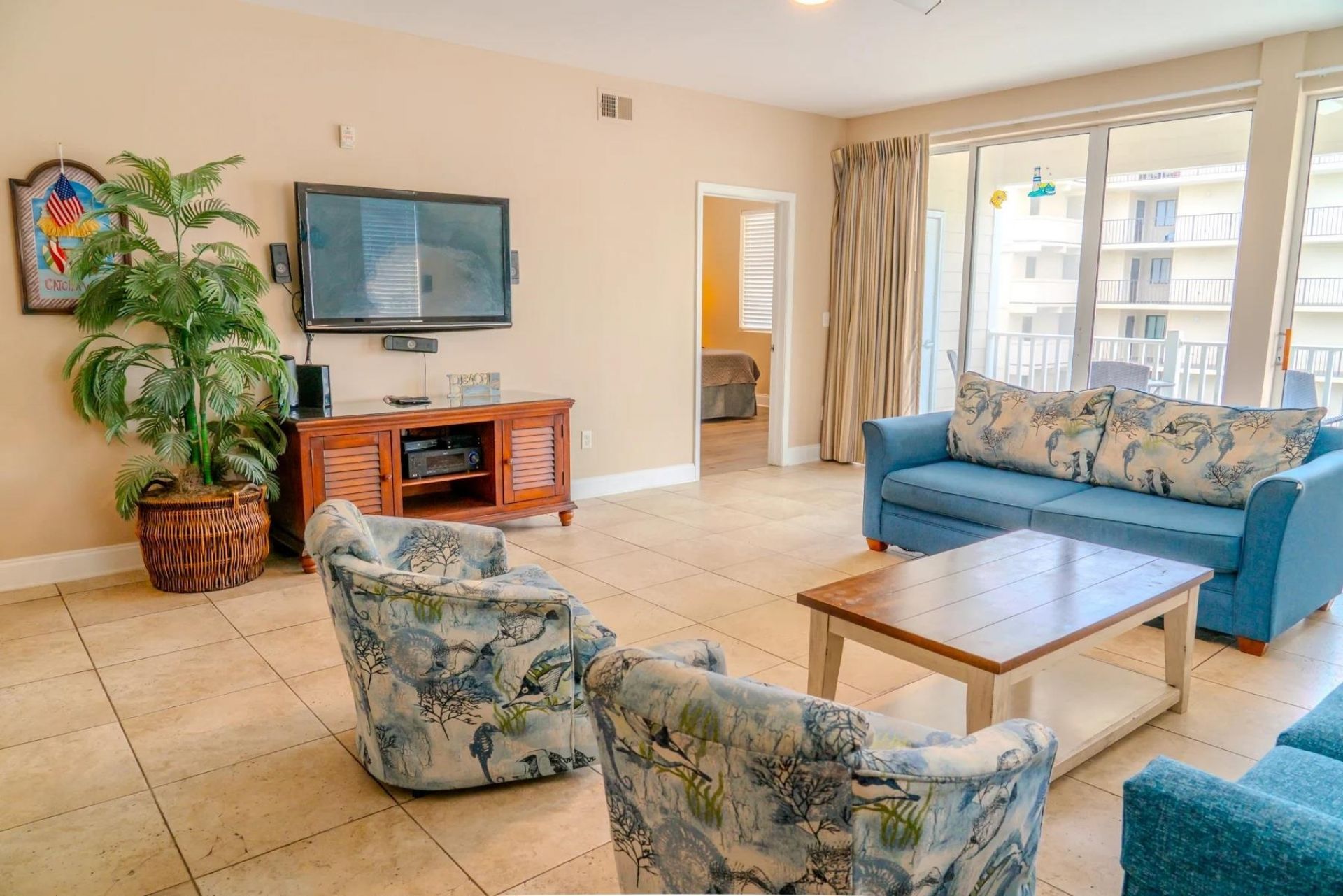 4604 Ocean Blvd.  Photo 6