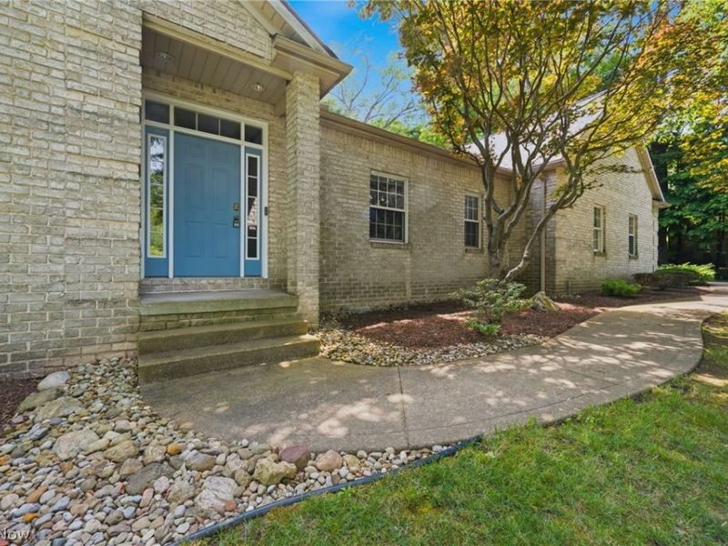 1524 Whittier Street NE, Canton, OH 44721 Photo 3