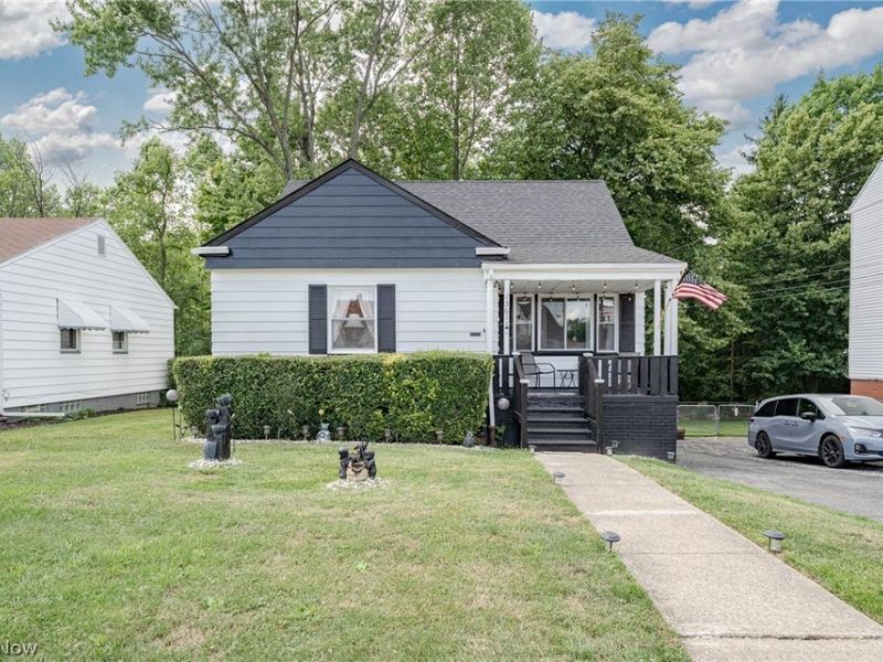 13611 Cranwood Park Boulevard, Garfield Heights, OH 44125 Photo 1