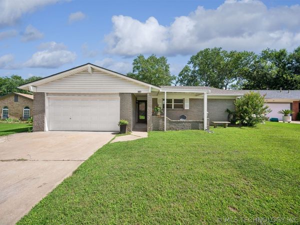 107 W 18th Street , Owasso, OK 74055