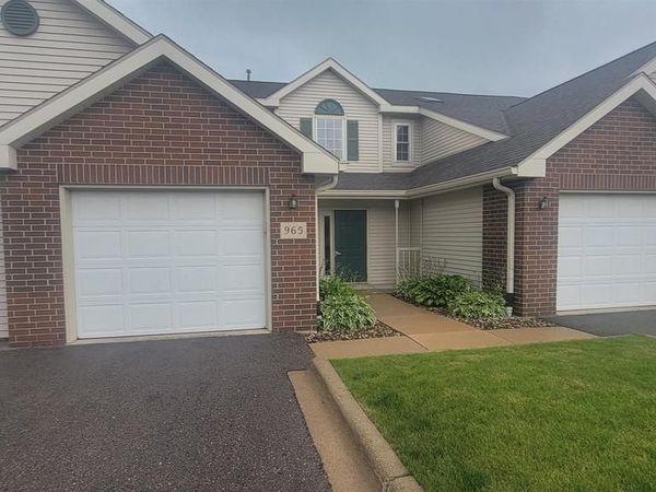 965 Park Street, Unit 101, Oregon, WI 53575