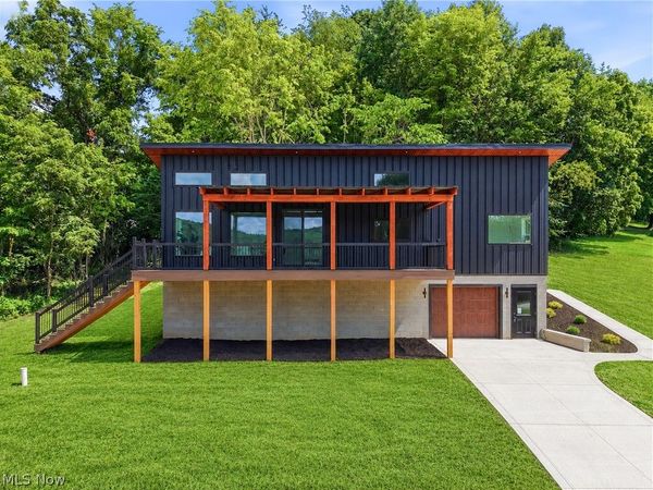 1297 Goshen Hill Road SE, New Philadelphia, OH 44663
