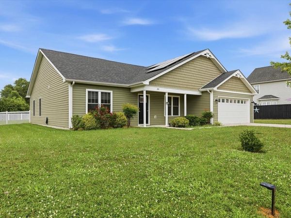 101 EVERSHIRE ST, WAYNESBORO, VA 22980