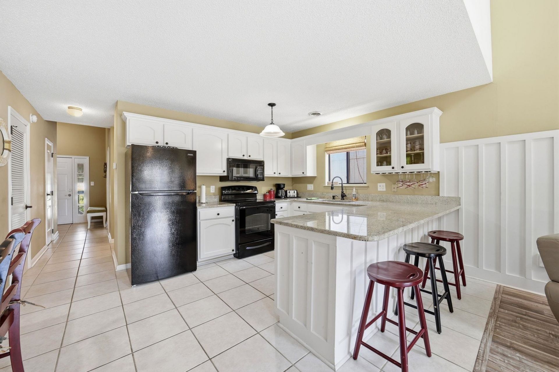 1890 Auburn Dr.  Photo 5