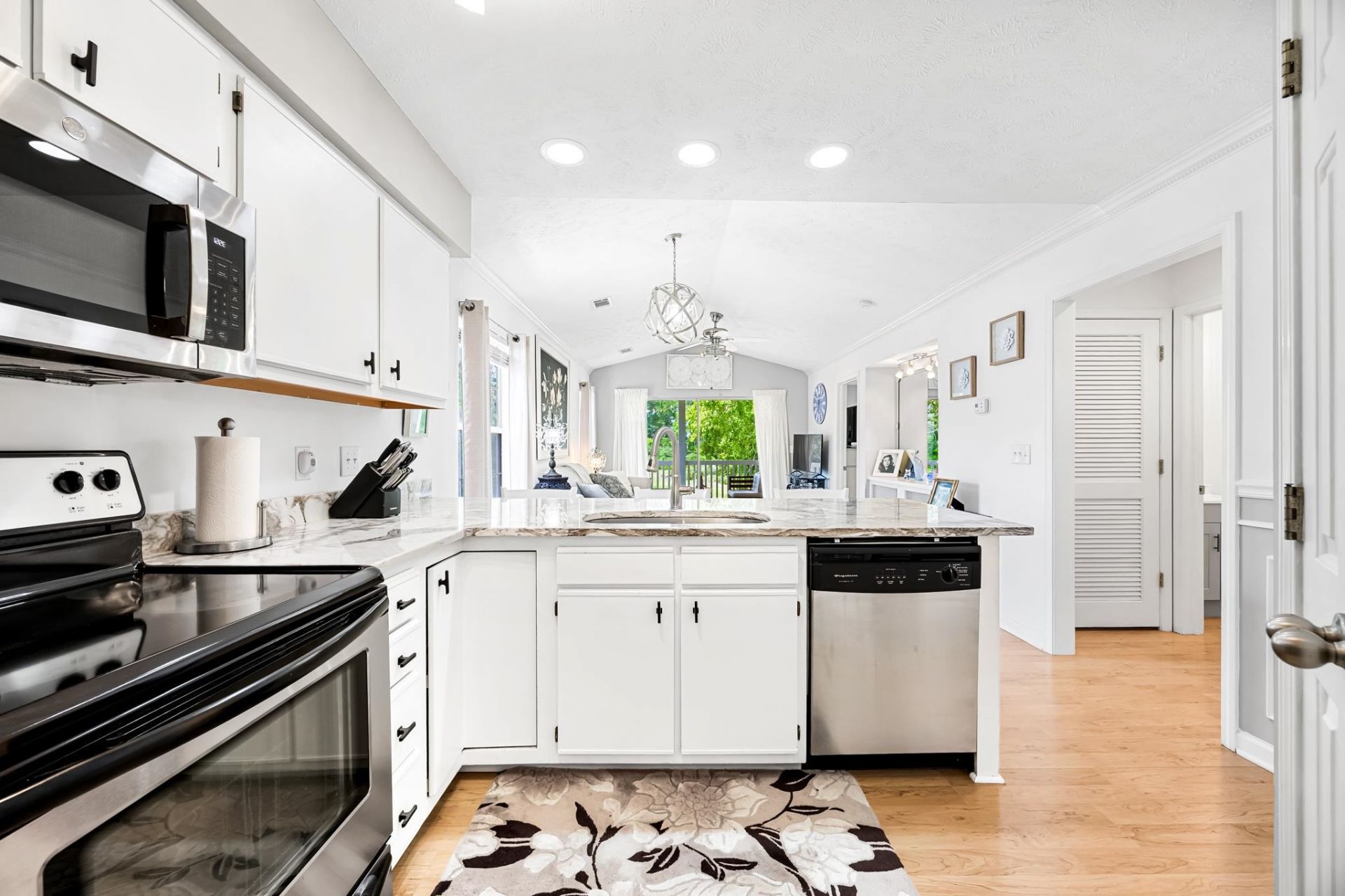 604 Waterway Village Blvd. Photo 17