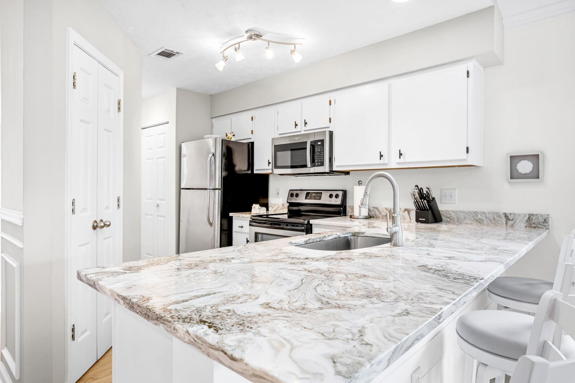 604 Waterway Village Blvd. Photo 19