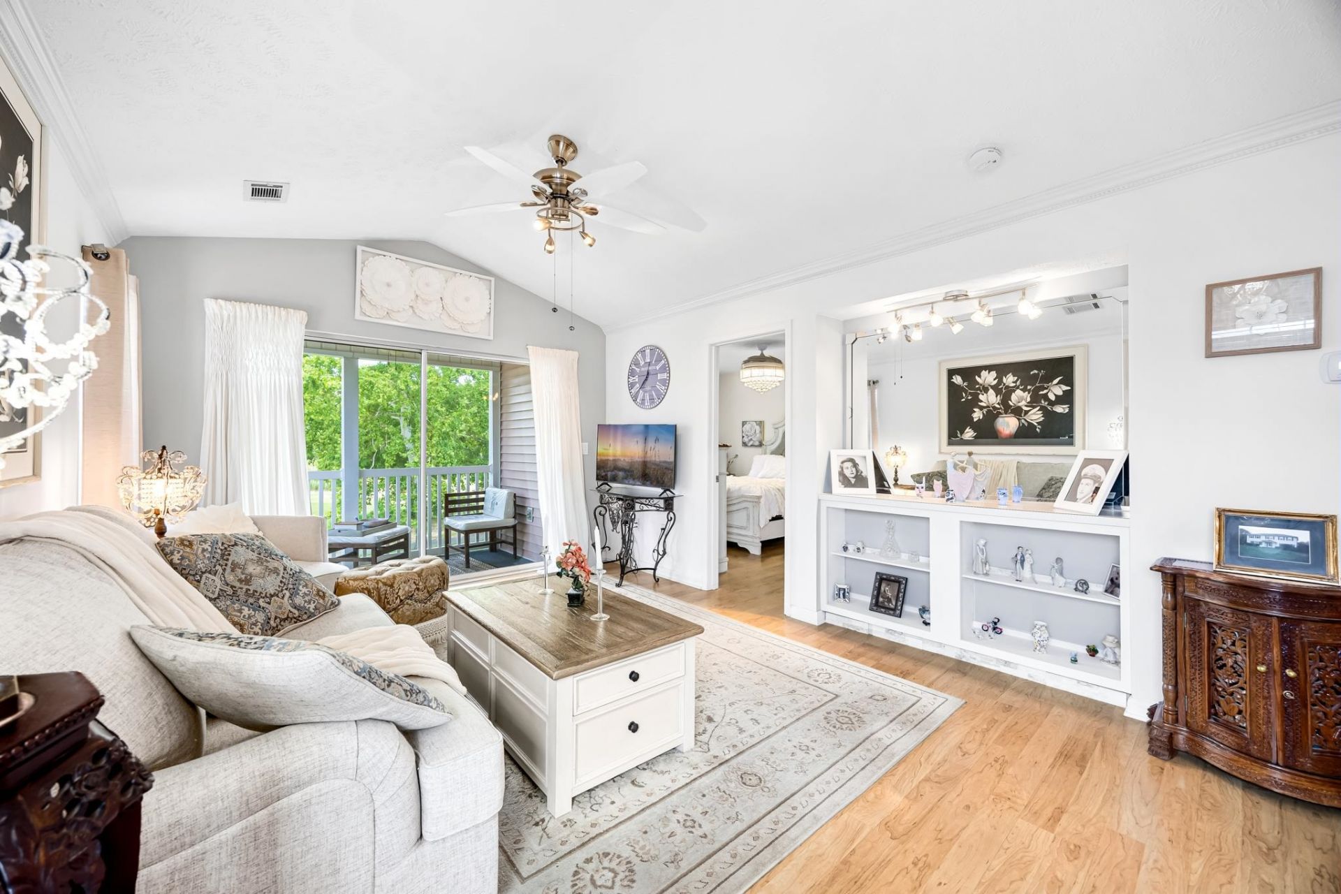 604 Waterway Village Blvd. Photo 7