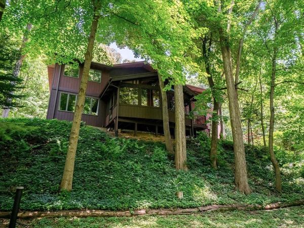 W5094 Highland PLACE, La Crosse, WI 54601