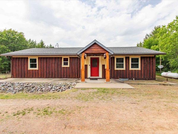 924 COUNTY ROAD C, Hancock, WI 54943