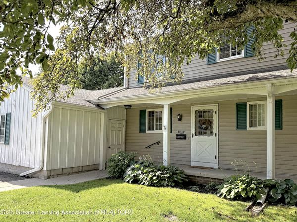 1638 Peppertree Lane, Lansing, MI 48912