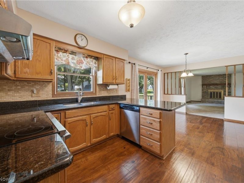 1749 Cove Street NW, Uniontown, OH 44685 Photo 10