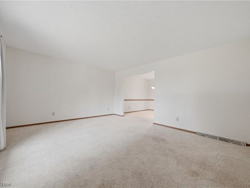 1749 Cove Street NW, Uniontown, OH 44685 Photo 4