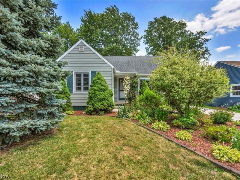 375 Olive Street, Elyria, OH 44035 Photo 3