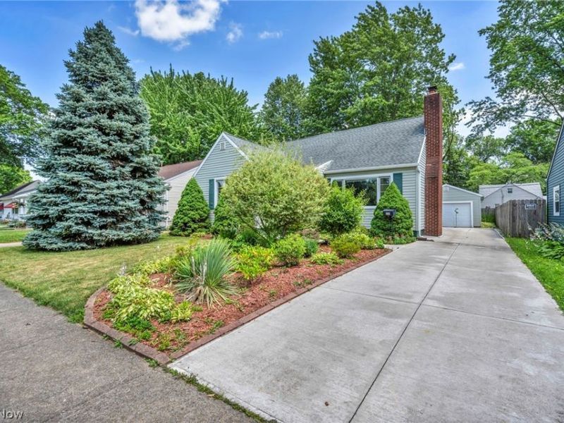 375 Olive Street, Elyria, OH 44035 Photo 4