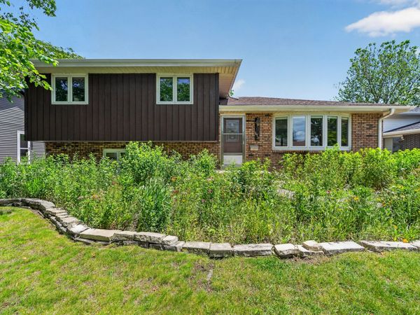 18525 Bock Road , Lansing, IL 60438