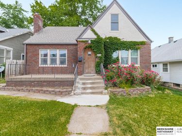 4832 Erskine Street, Omaha, NE 68104