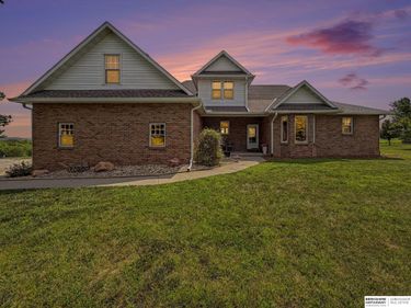 561 S 26th Road, Syracuse, NE 68446