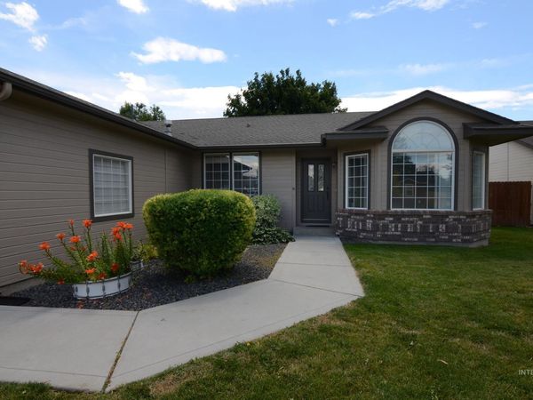 7589 Edgebrook Dr, Nampa, ID 83687